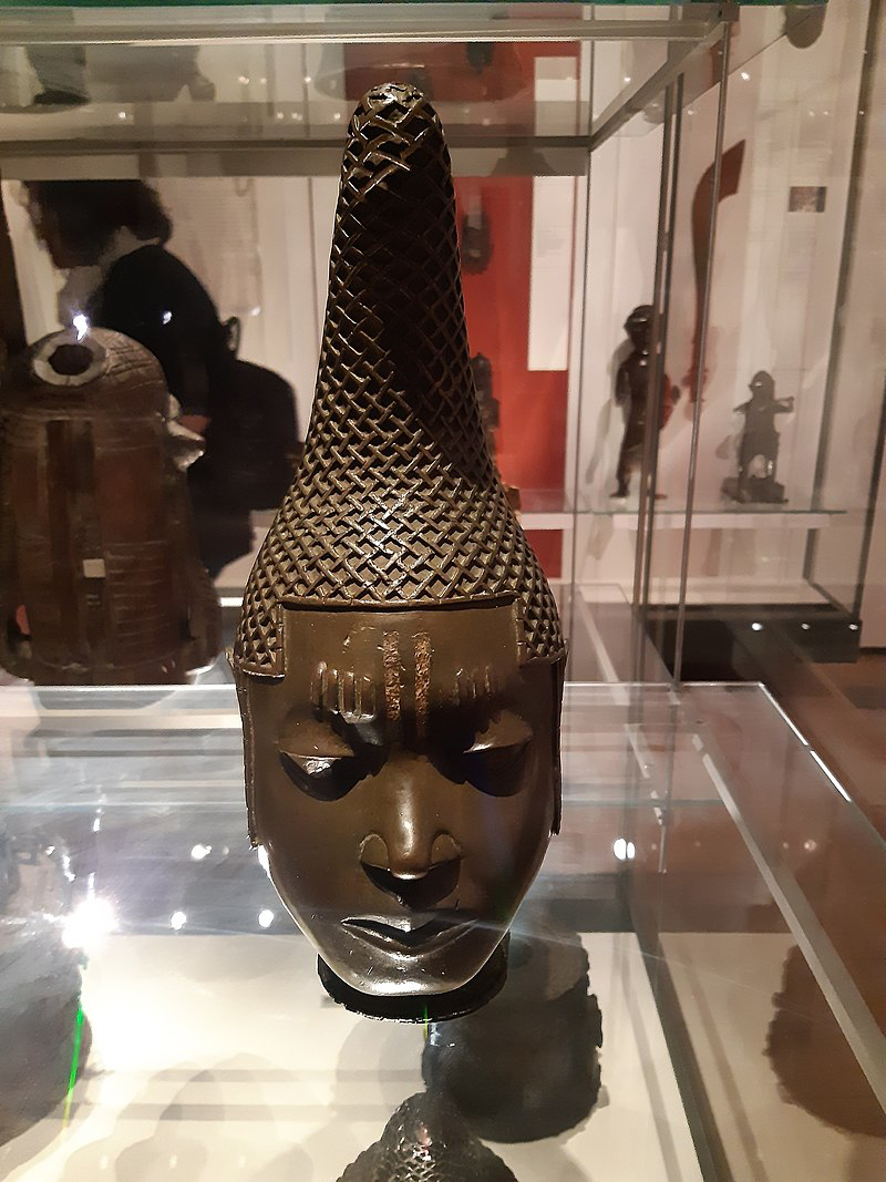bronze head of queen idia