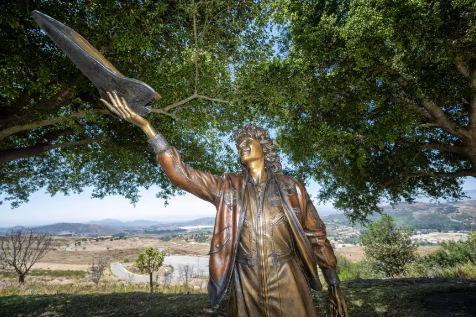 sally ride sculpture