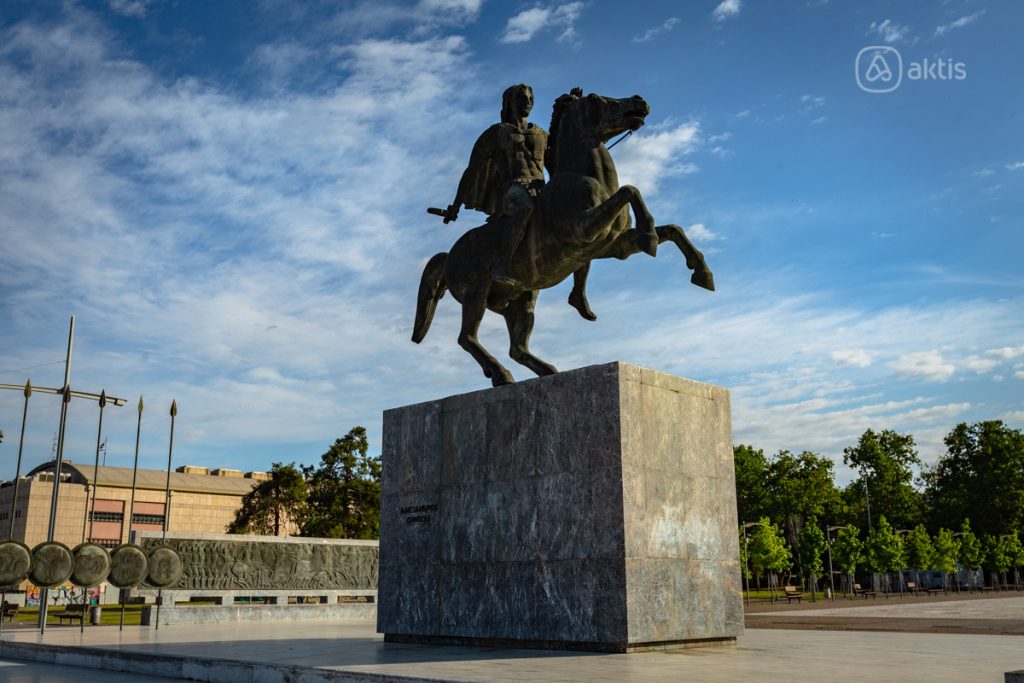 alexander the great statue