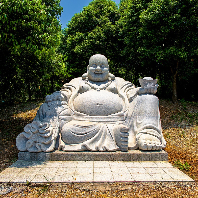 laughing buddha statue