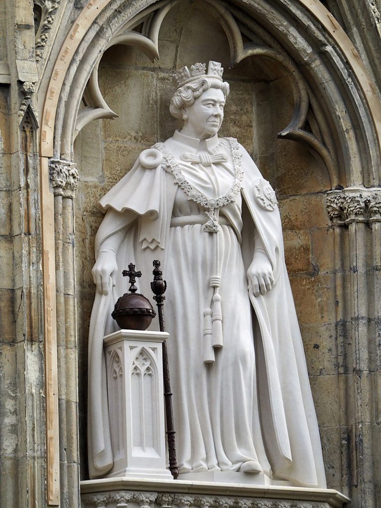 Queen Elizabeth Statue