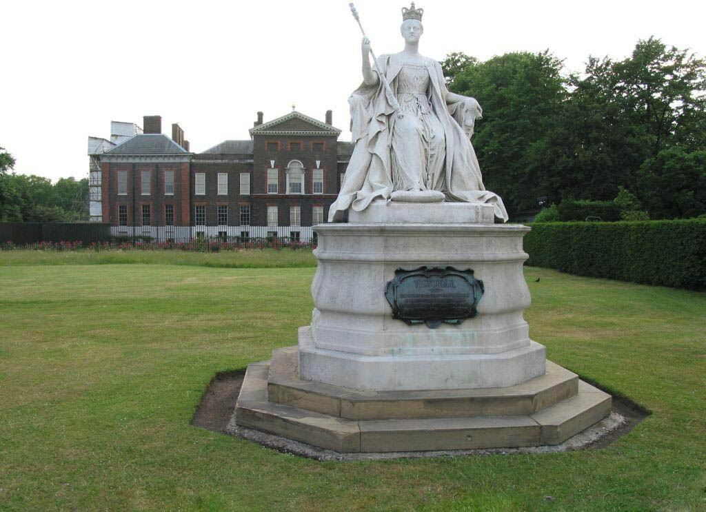 Queen Victoria Monument