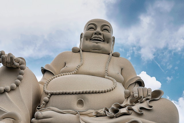 laughing buddha statue