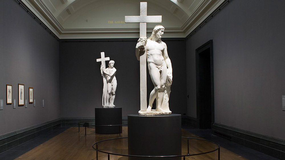 michelangelo risen christ sculpture