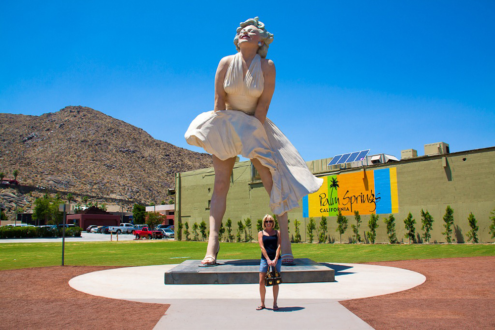 Forever Marilyn Sculpture