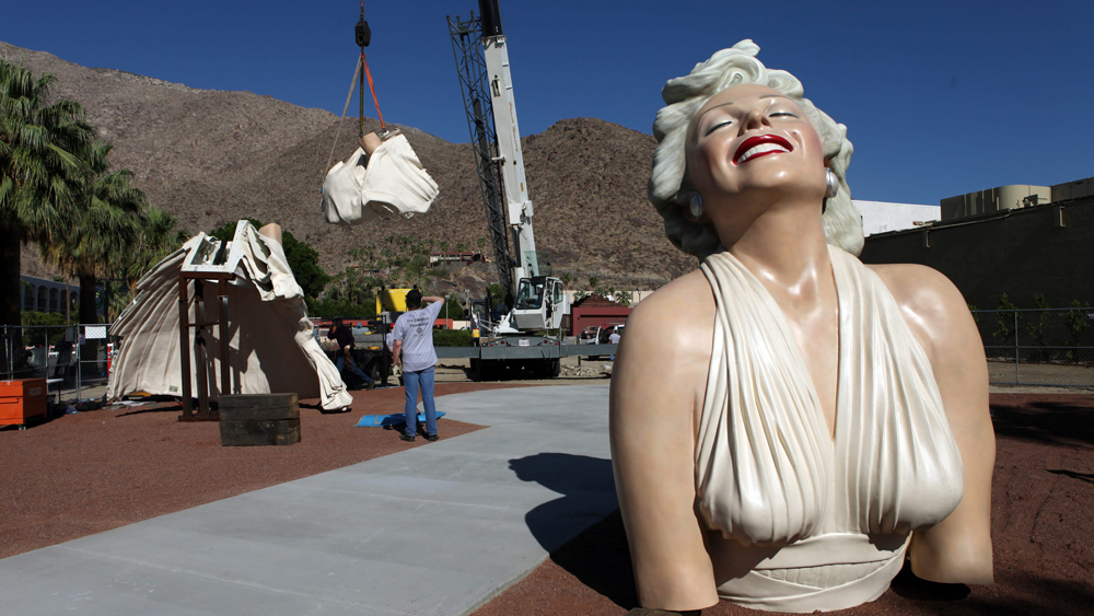 Forever Marilyn Sculpture