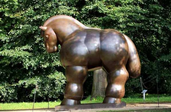 fernando botero horse sculpture