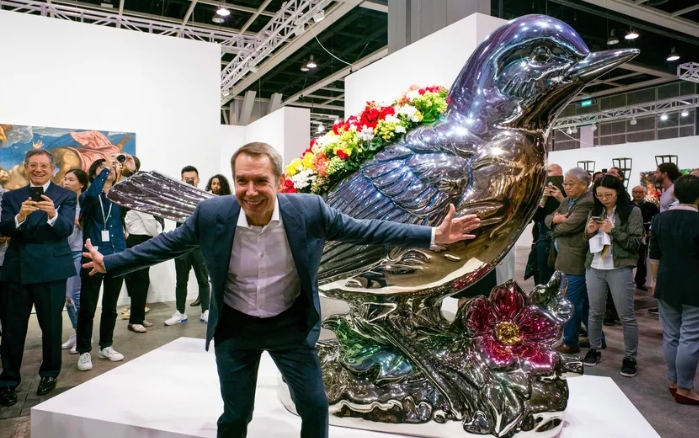 Jeff Koons Collaborates with Deste Foundation
