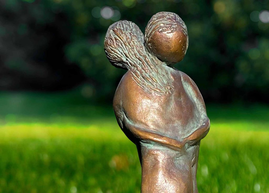 modern artist sculpture