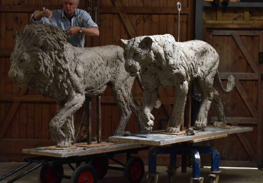 Hamish Mackie Sculptor