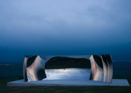 Kapoor’s Abstract Exploration of Void