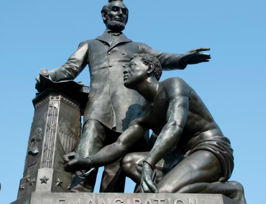 The Use of Stillness in Abraham Lincoln Memorial Statues