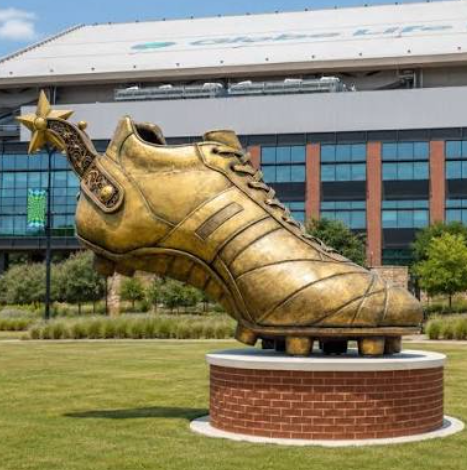 shoe statue0