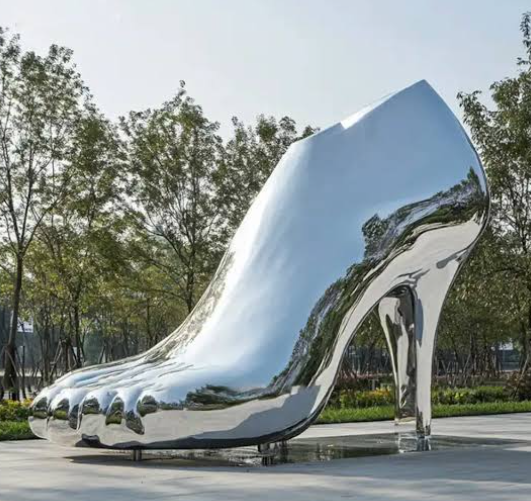 shoe statue4